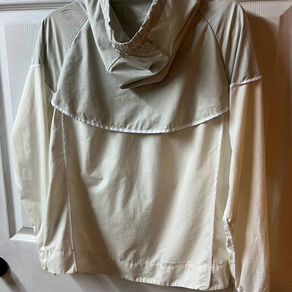 Nike Cream, White, & Gray Windbreaker - Picture 8 of 9